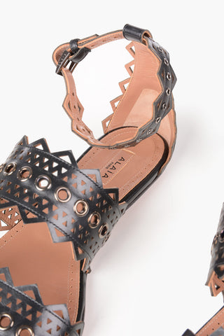 Sandali Laserati in Pelle con Borchie