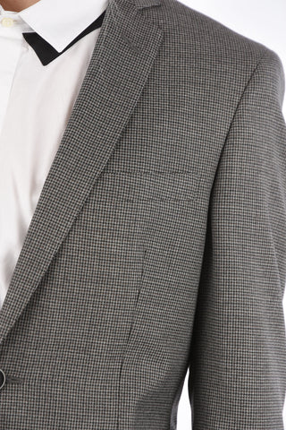 Virgin Wool 2-Button Suit With Jetted Pocket
