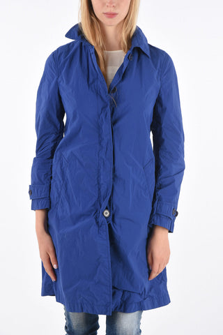 Trench con abbottonatura nascosta