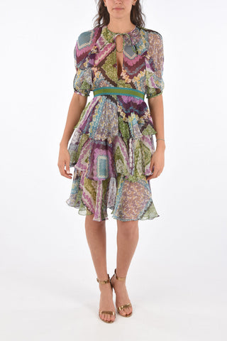 Seidenkleid mit Volants und Gürtel