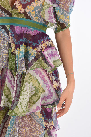 Seidenkleid mit Volants und Gürtel