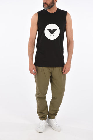crew-neck sleeveless t-shirt