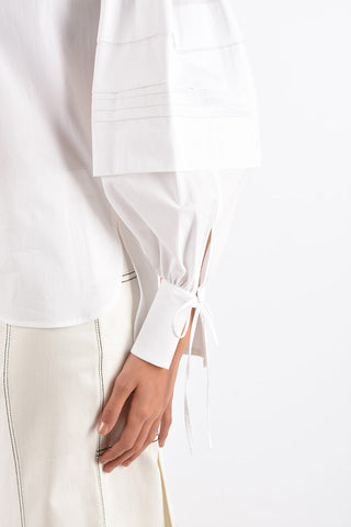 leg-o-mutton sleeve blouse