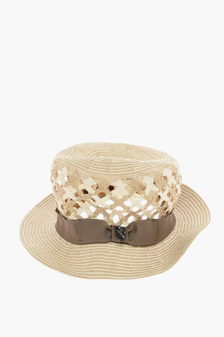 Paglietta con dettagli cut out
