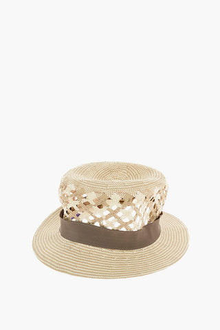 Paglietta con dettagli cut out