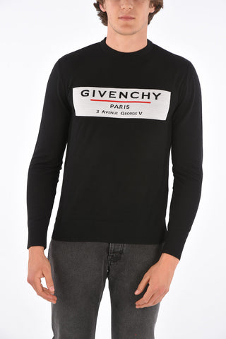 Light crew-neck sweater with embroidery