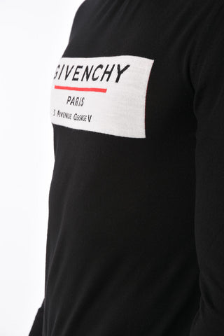 Light crew-neck sweater with embroidery
