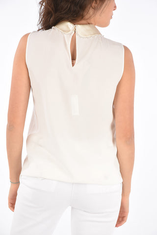 sheer top con colletto e perle