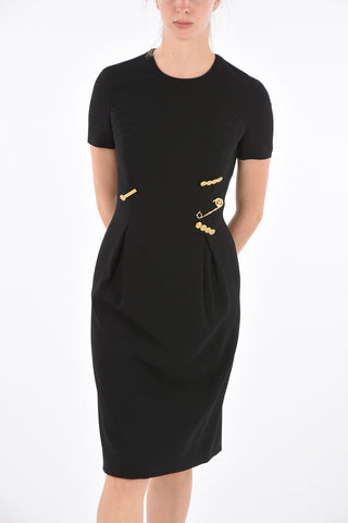 vestito a trapezio al ginocchio con spille dorate