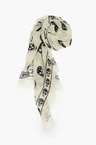 Foulard with contrast Skulls Print
