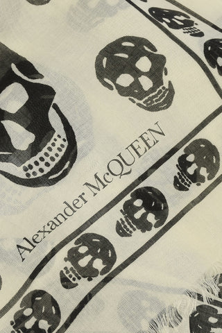 Foulard with contrast Skulls Print