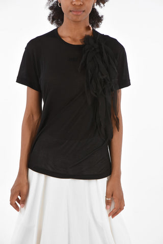 T-shirt with pin