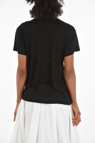 T-shirt with pin